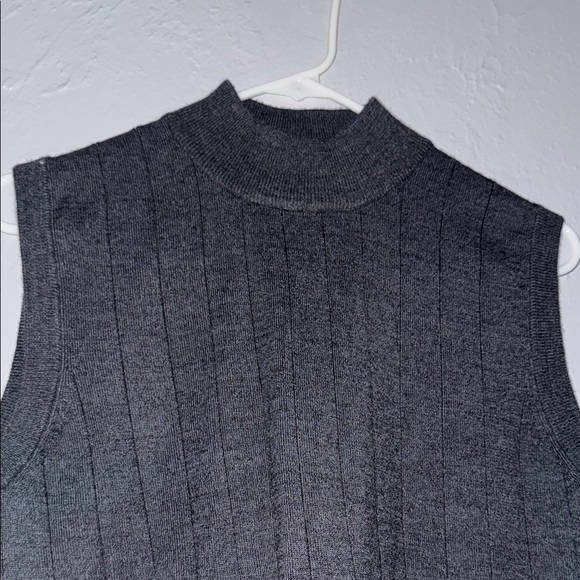 Harve Benard Black Crop Top Sleeveless Knit 30 - Picture 2 of 6